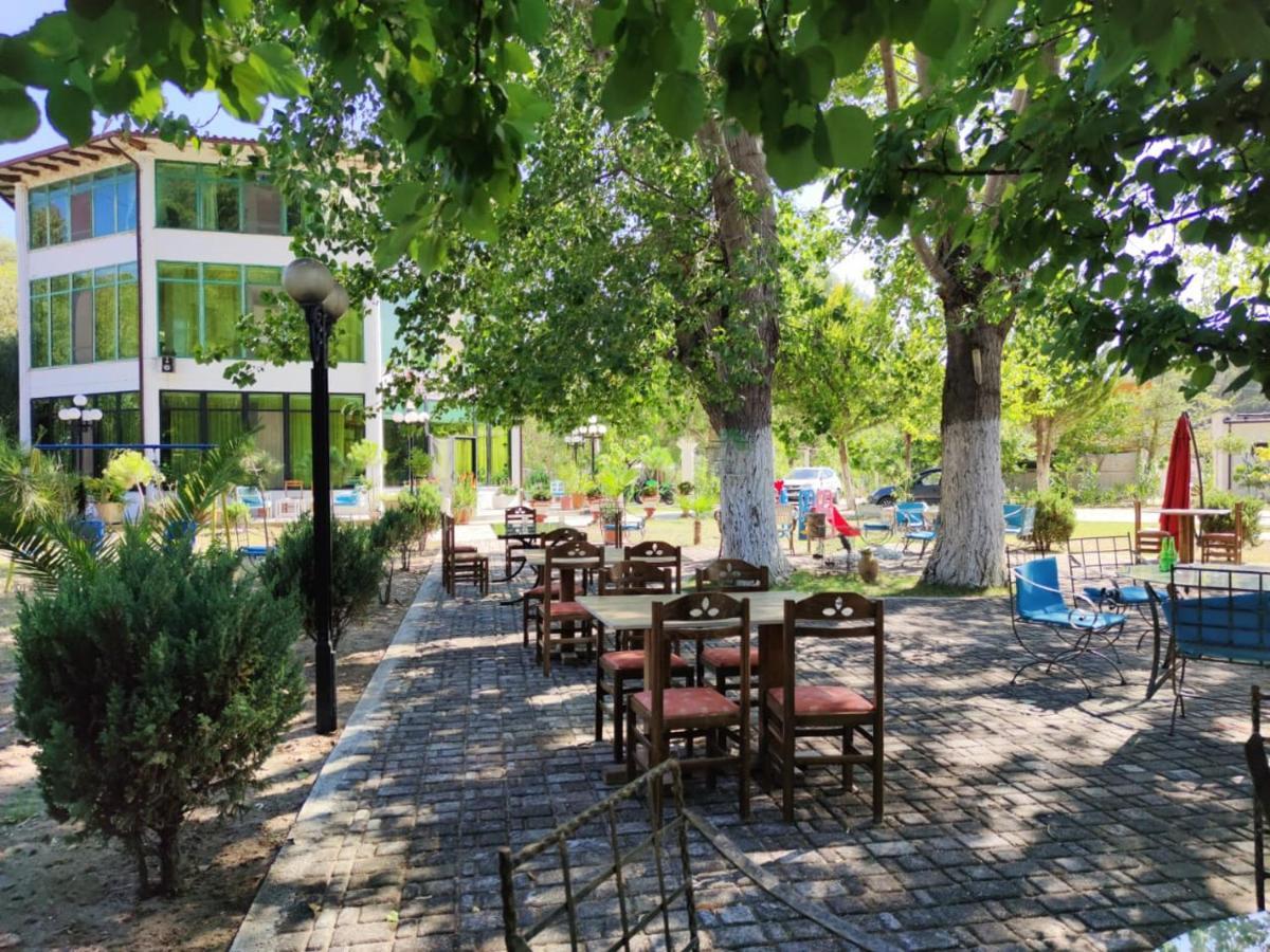Kavalona Park Hotel Zvernec Luaran gambar