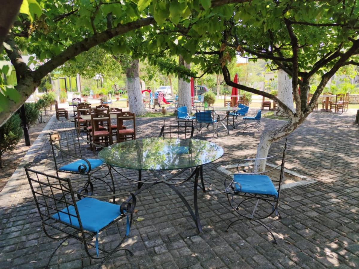 Kavalona Park Hotel Vlore Luaran gambar
