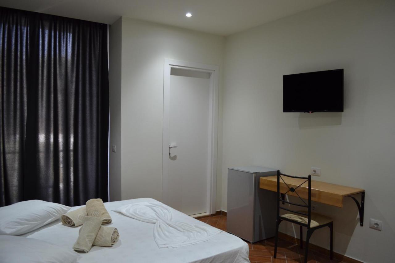 Kavalona Park Hotel Vlore Luaran gambar