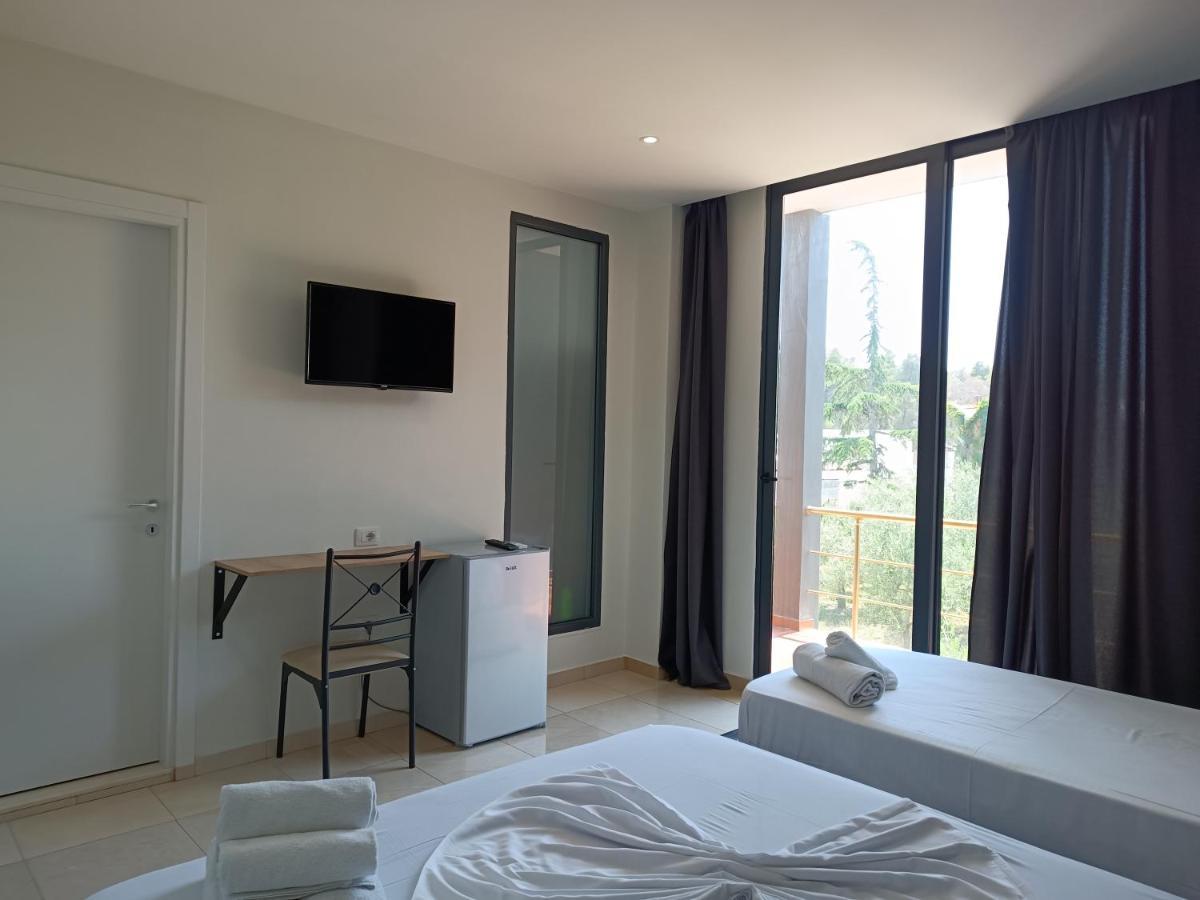 Kavalona Park Hotel Vlore Luaran gambar