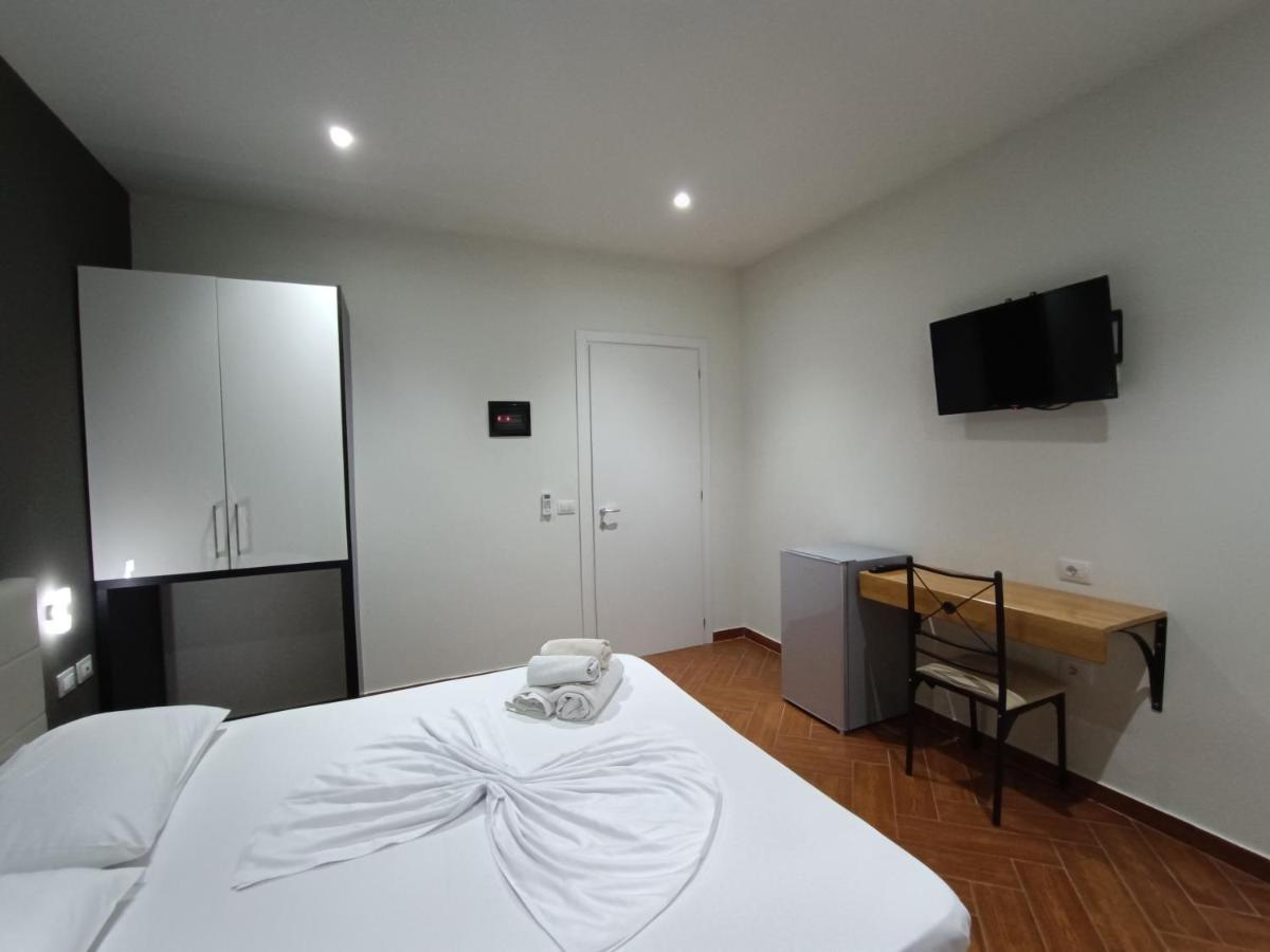 Kavalona Park Hotel Vlore Luaran gambar