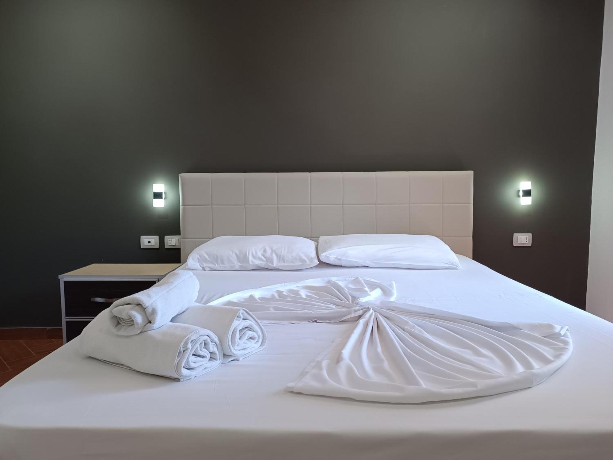 Kavalona Park Hotel Vlore Bilik gambar