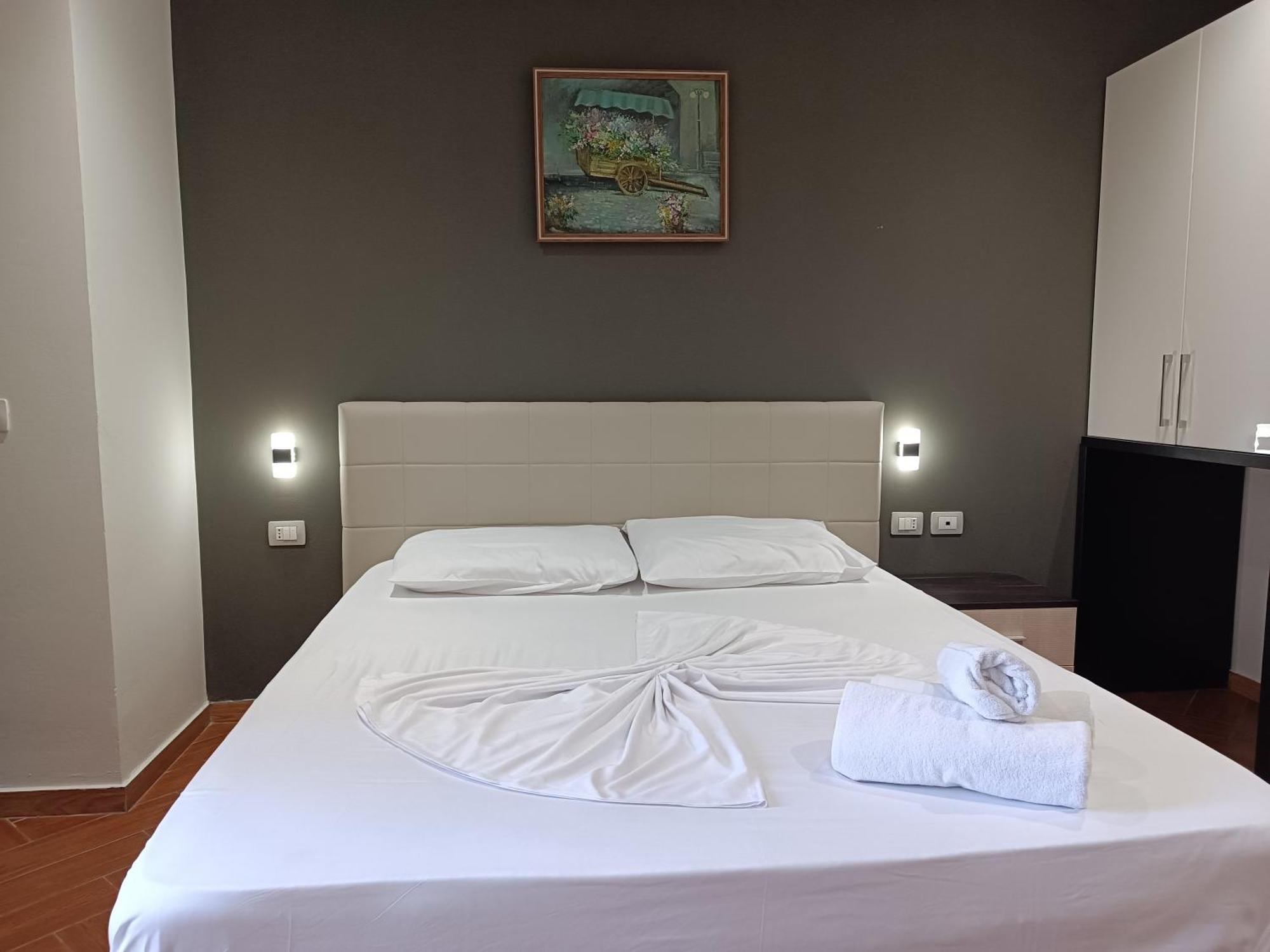 Kavalona Park Hotel Vlore Bilik gambar