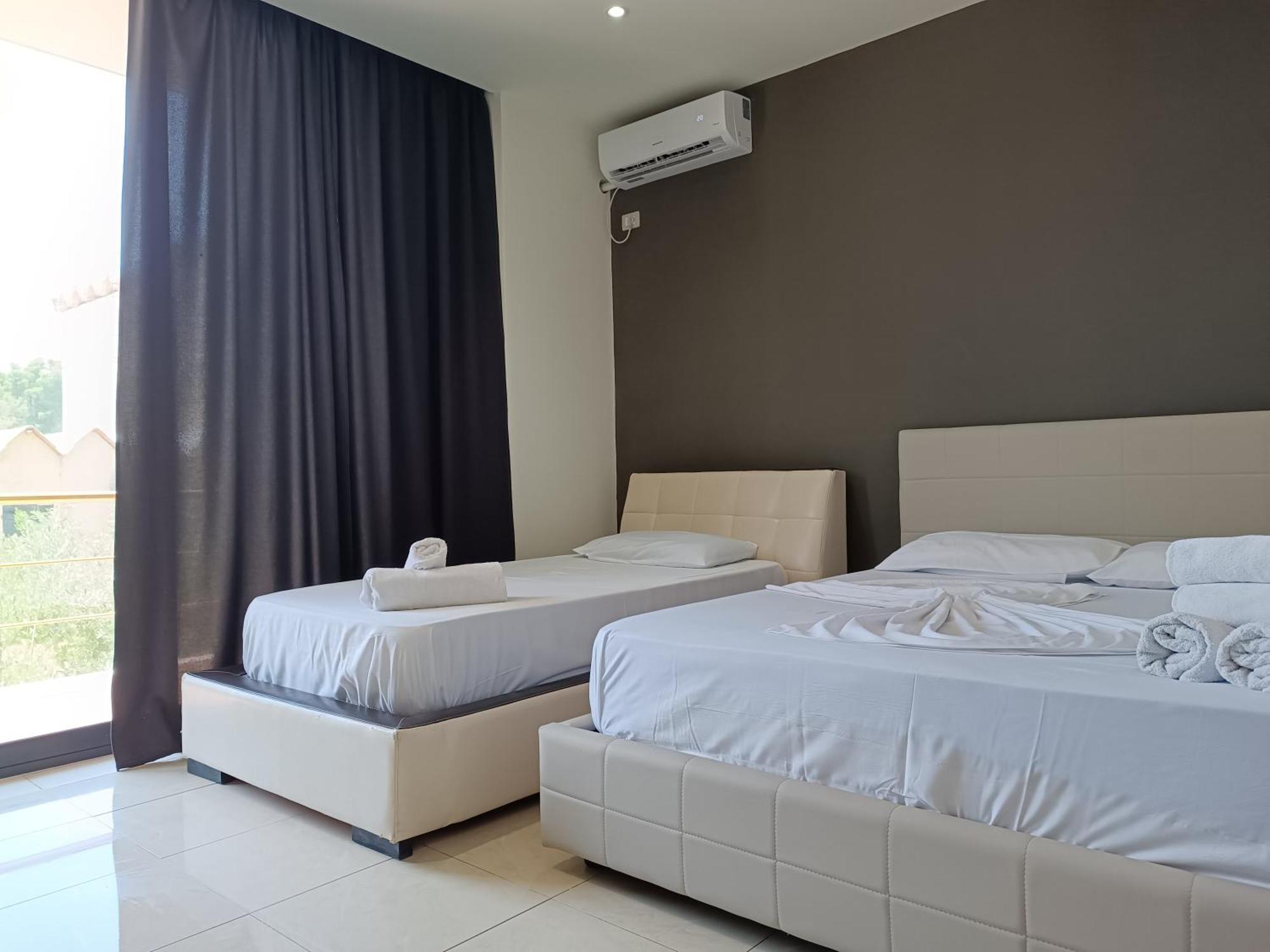 Kavalona Park Hotel Vlore Bilik gambar