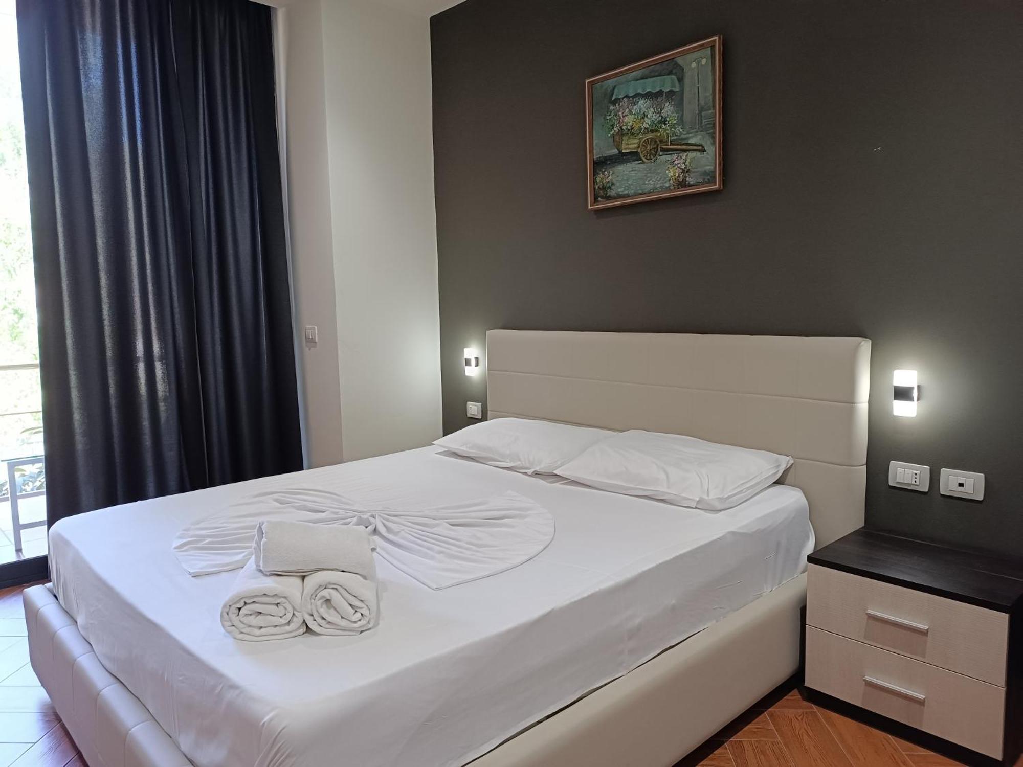 Kavalona Park Hotel Vlore Bilik gambar