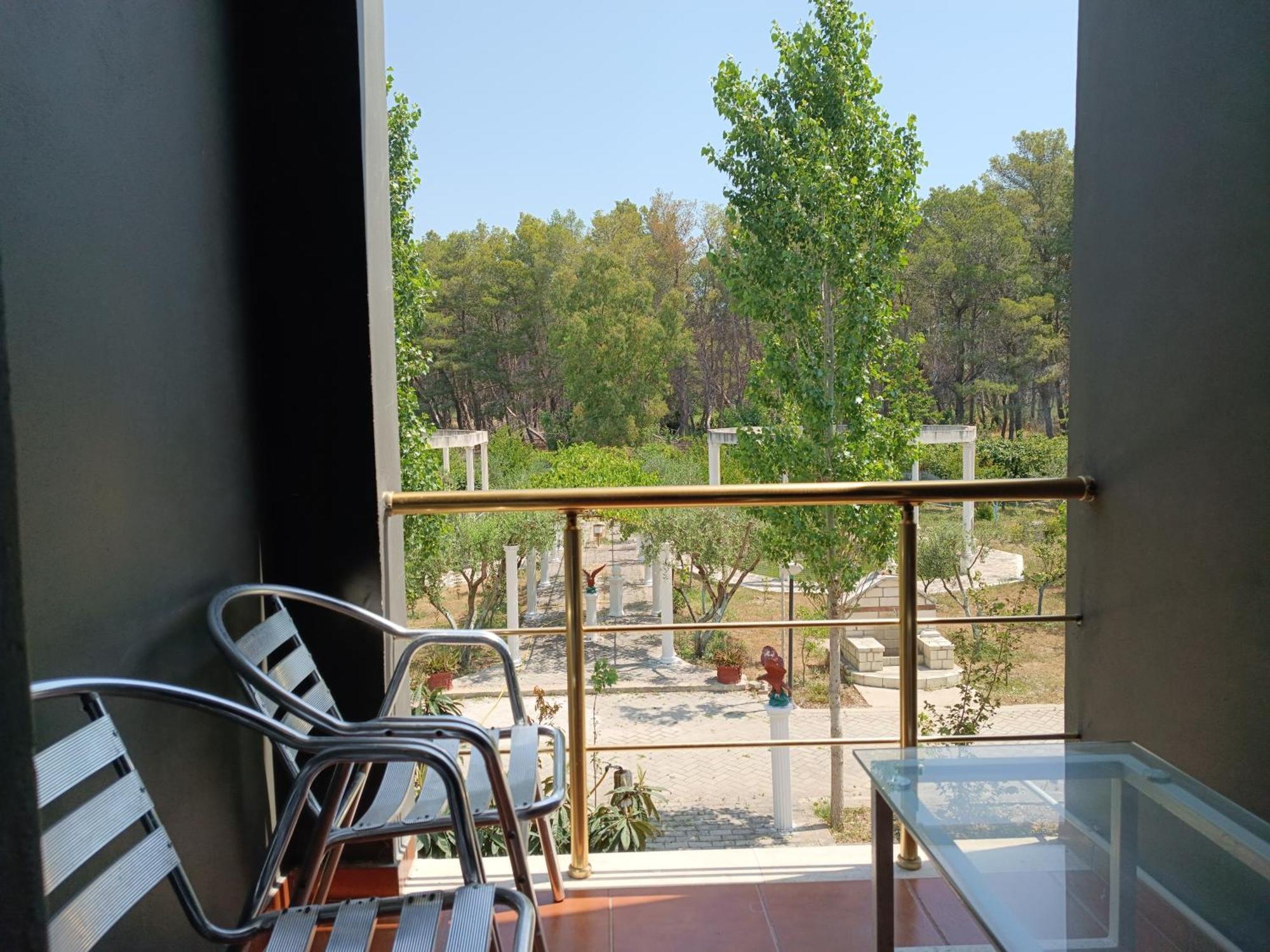 Kavalona Park Hotel Zvernec Bilik gambar