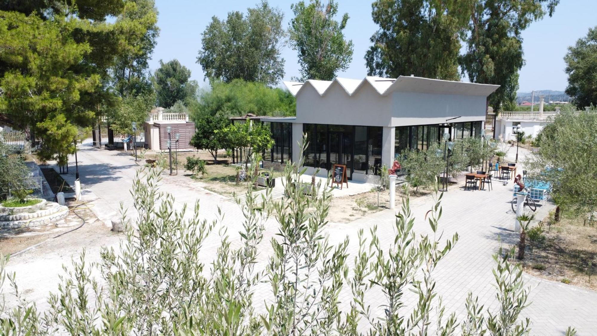 Kavalona Park Hotel Vlore Luaran gambar