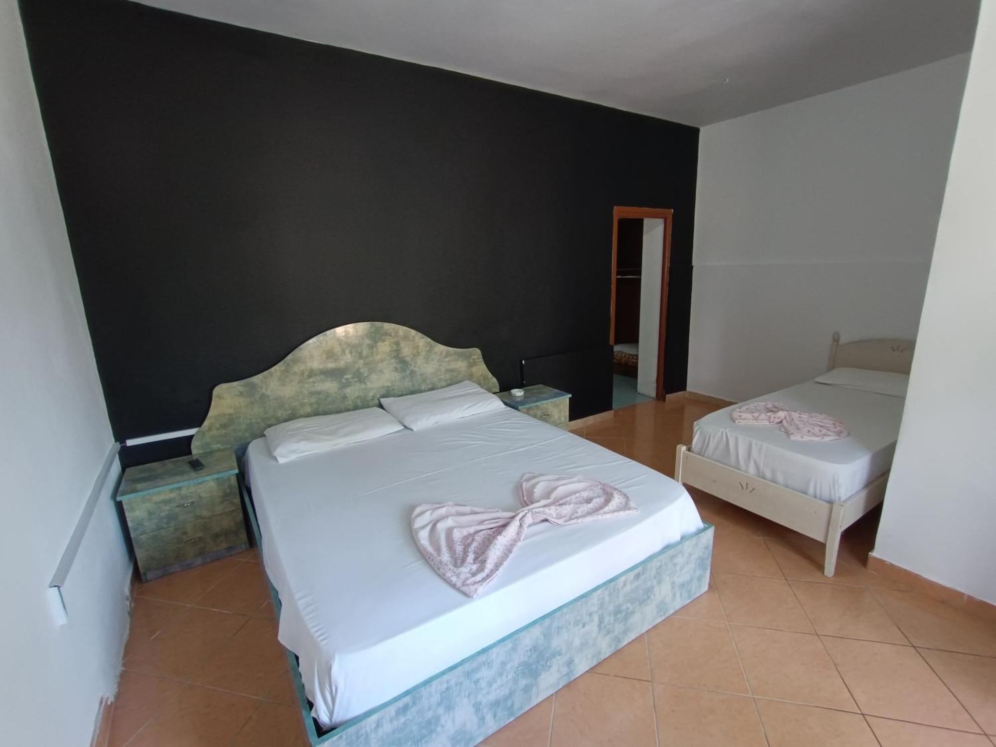 Kavalona Park Hotel Vlore Bilik gambar