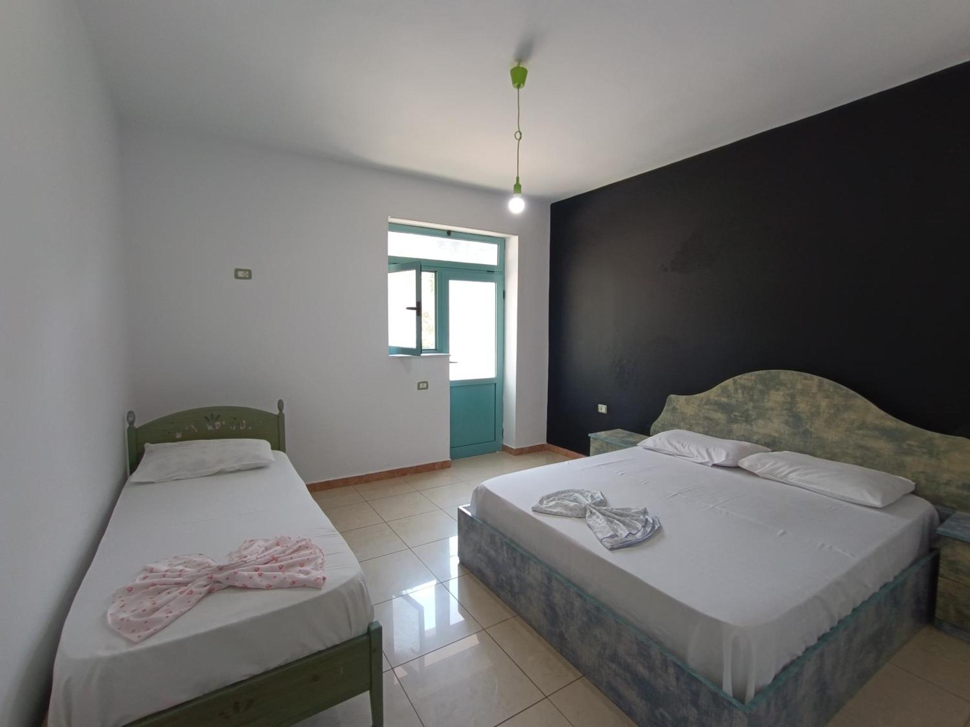 Kavalona Park Hotel Vlore Bilik gambar